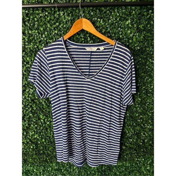 Vineyard Vines Blue and White Linen Striped Top Sz Small NWOT - Picture 1 of 3